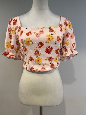 Floral Square-Neck Puff Sleeve‎ Crop Top size medium